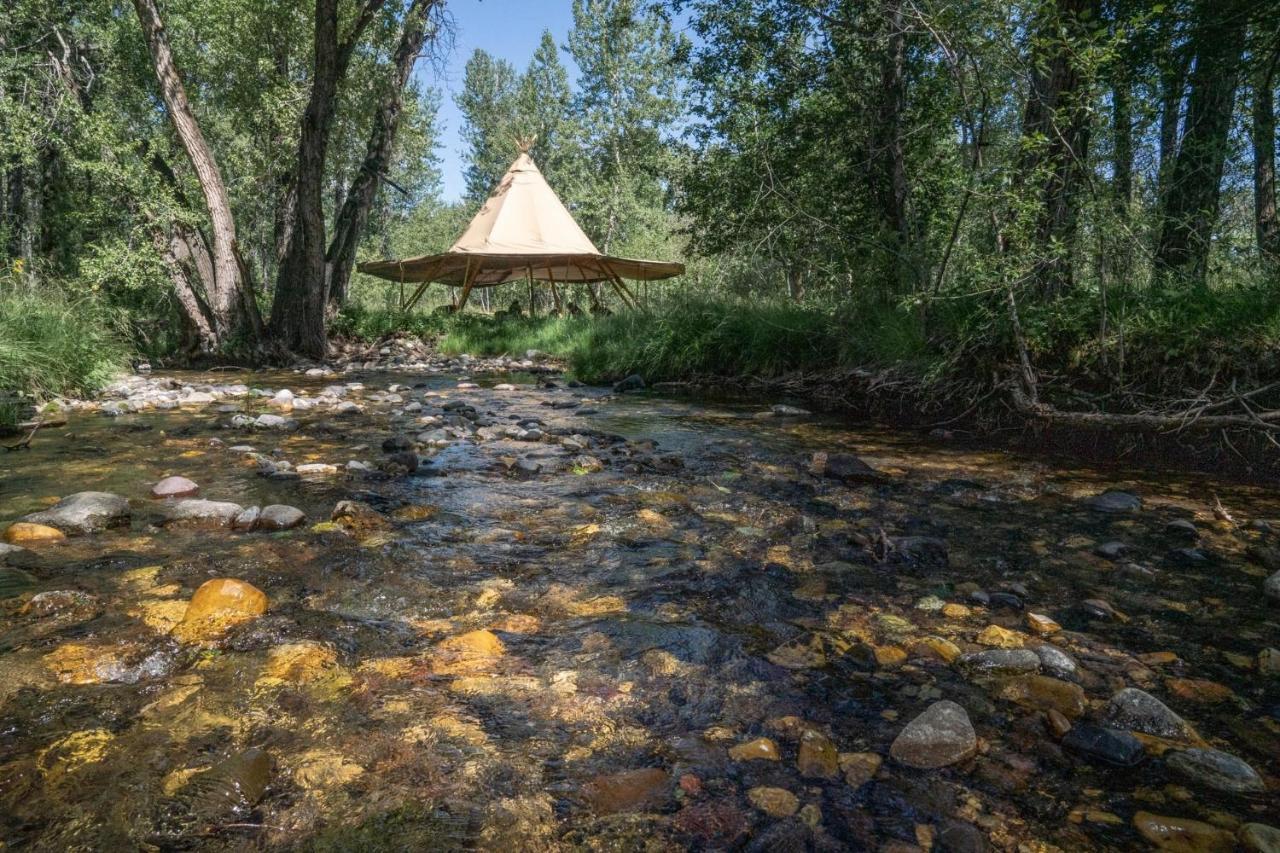Bodhi Farms Hotel Боузман Екстериор снимка