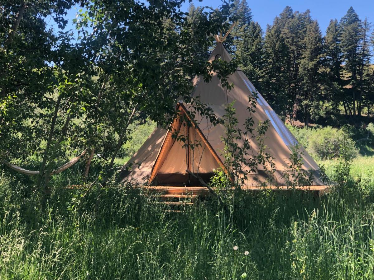 Bodhi Farms Hotel Боузман Екстериор снимка
